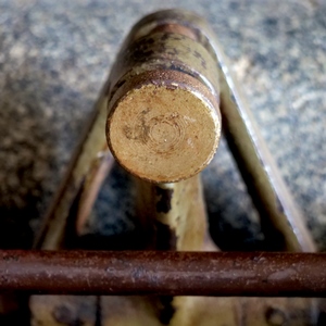 Elément de machine et barre métallique - Belgique  - collection de photos clin d'oeil, catégorie clindoeil